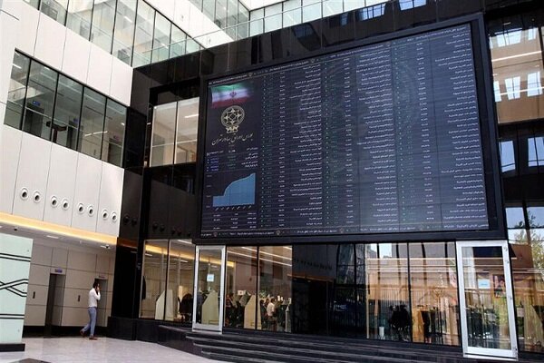 بازار سرمایه بیشتر از سیاست‌های پولی اثر می‌پذیرد تا تحریم‌ها