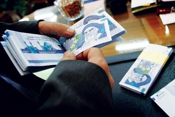 حداکثر دریافتی کارمندان باید 7 برابر حداقل دریافتی باشد